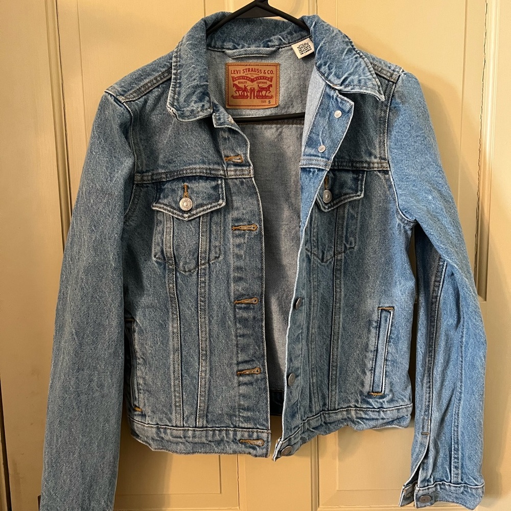 Levi Denim Jacket Size Small - image 1